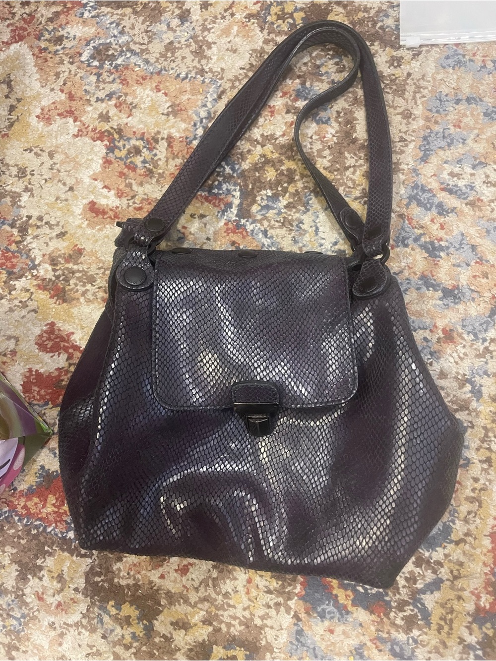Gabs leather Shoulder Bag with Turn-Lock Closure